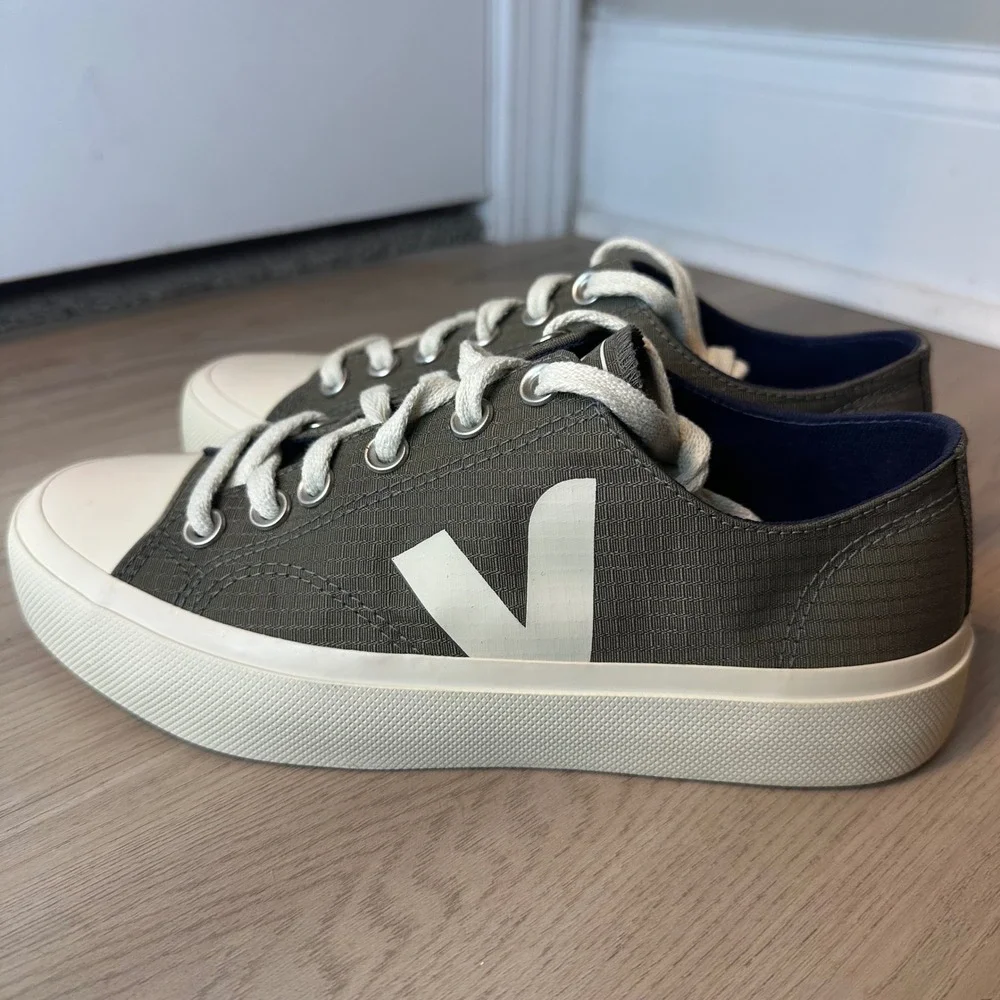 Veja Nova Canvas Low Top Sneakers Olive Green Khaki Mens 7 W 8.5 EUR 38
